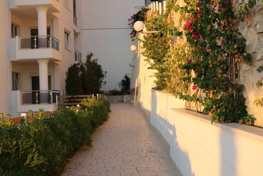 White Residence Apartament Sarandë Exterior foto